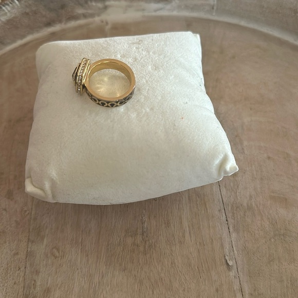 Coach size 8 ring. - Picture 6 of 7